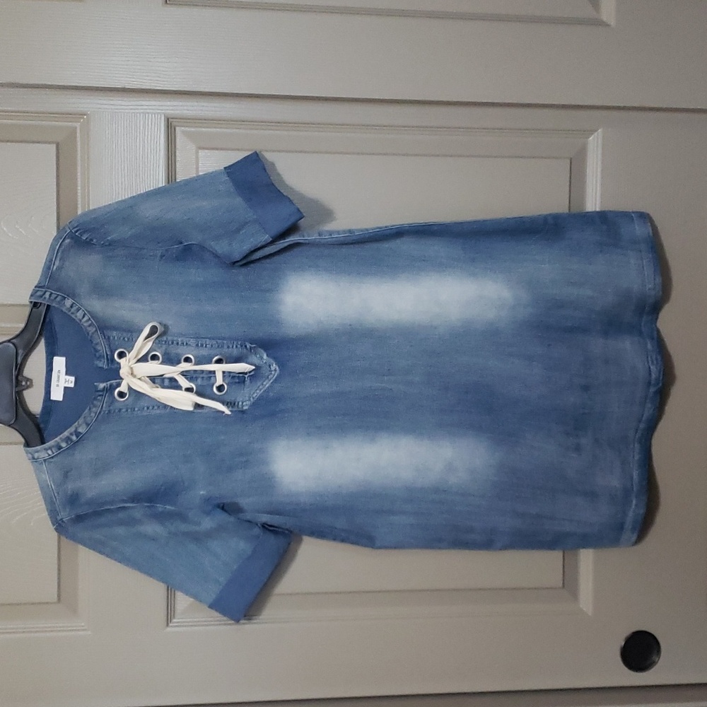 BD Collection lace up neck pinned cuffed stretch dress size medium